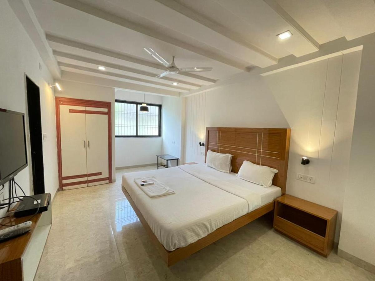 Hotel Holiday Pride Aurangabad  Exterior photo