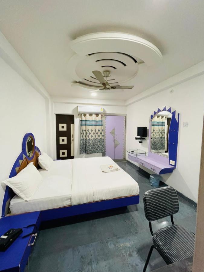 Hotel Holiday Pride Aurangabad  Exterior photo