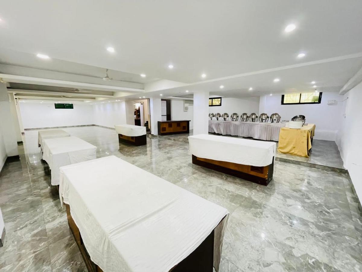 Hotel Holiday Pride Aurangabad  Exterior photo